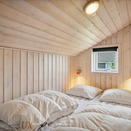 Lovely Summer House In Сasa de vacaciones *
