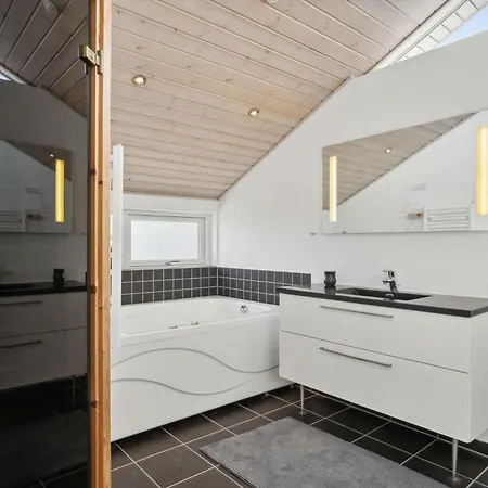 Сasa de vacaciones Lovely Summer House In *