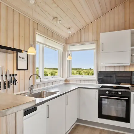 Schönes Sommerhaus In *