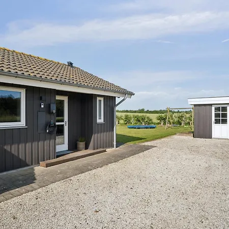 Lovely Summer House In Casa vacanze